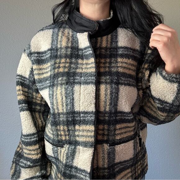 Sanctuary Black & Tan Plaid Sherpa Shacket Size XL - Picture 5 of 9